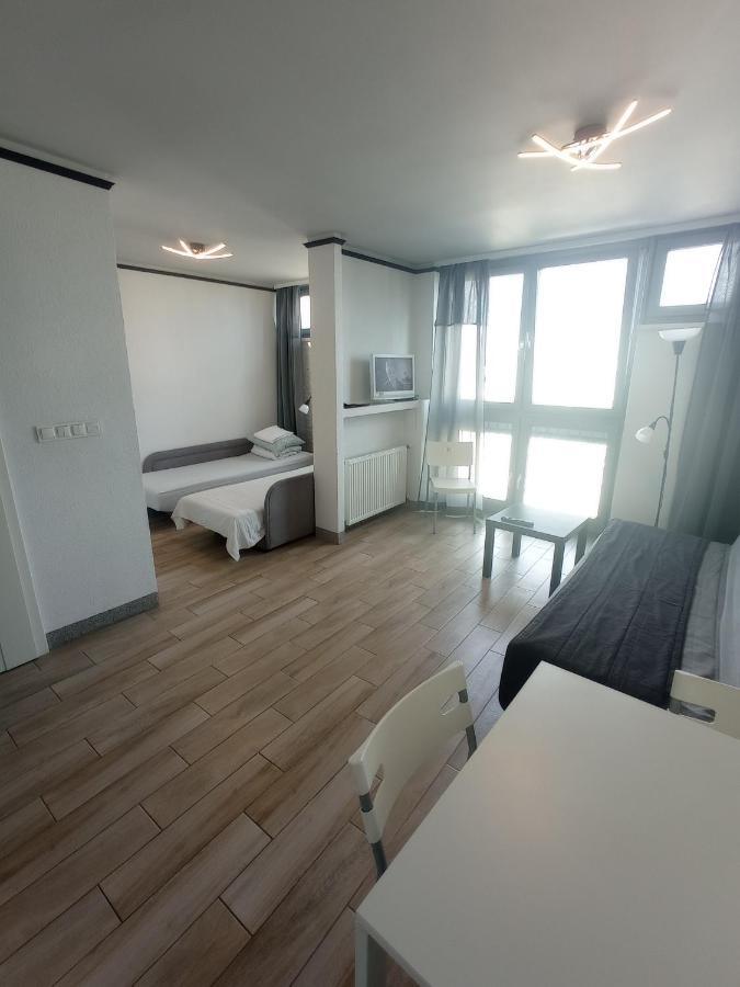 Topone Apartments Варшава Экстерьер фото